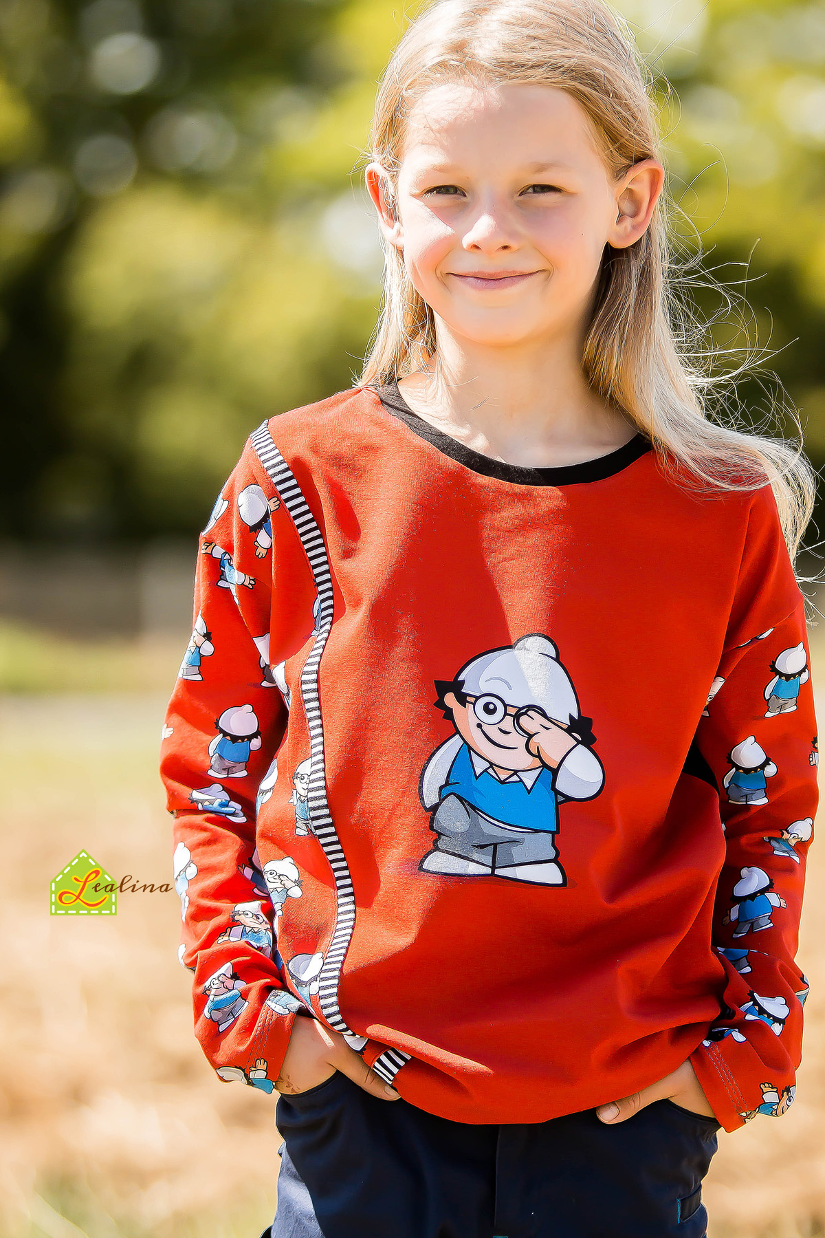 Lealina_Sandra Schreiber_Kleiner-Polli-Klecks_Tilt-Shirt_3_mod.jpg